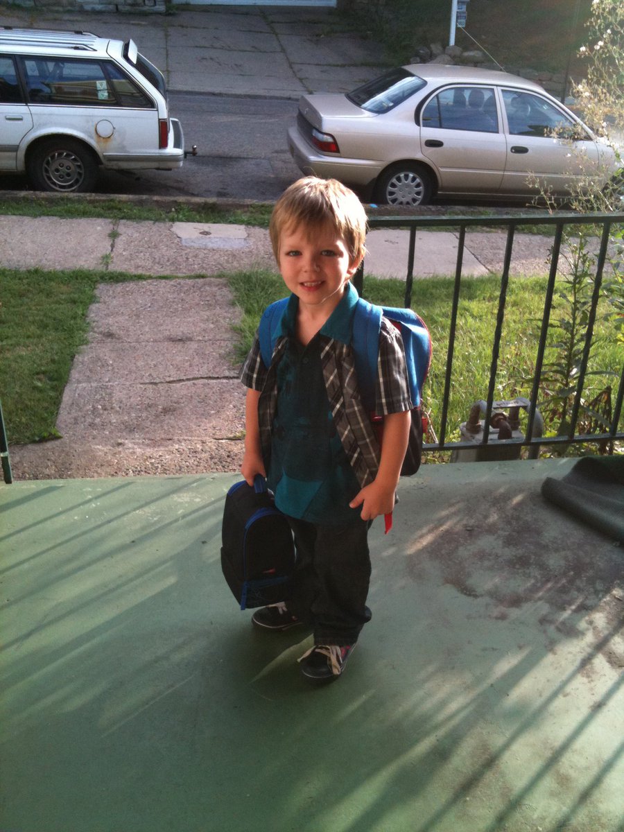HeartRedeemed's tweet photo. Last day of senior year vs first day of kindergarten 🥹 if you need me, I’ll be in the corner crying #slowdown #graduate2023 https://t.co/cRlWNXBvCg