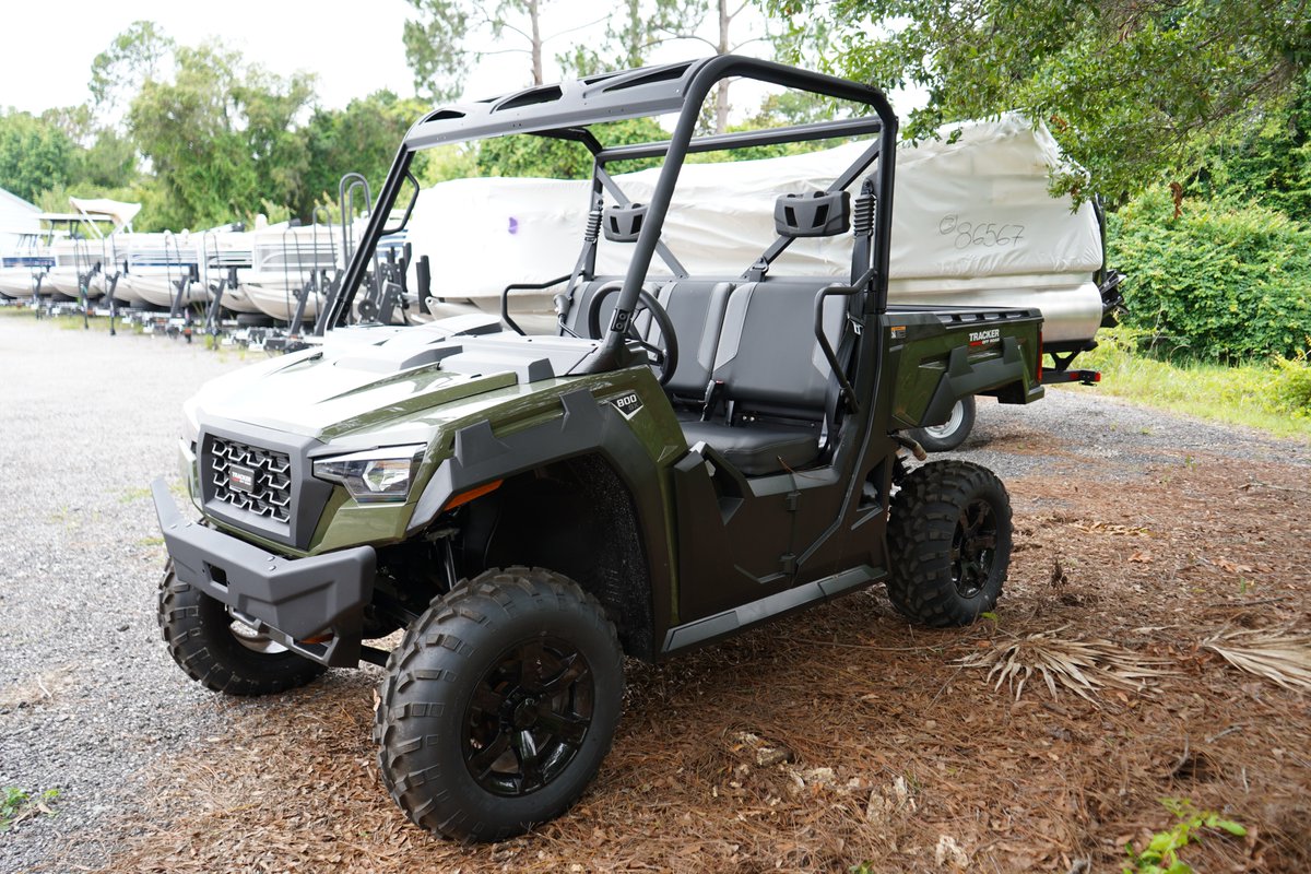 WaylenBayMarine's tweet photo. ***Walk softly, but carry a big stick***
Rugged yet comfortable, the Tracker off-road 800sx comes standard with disc brakes on all corners, 1,000-lb bed with lift assist, and electronic power steering! Come in and check out our tracker off-road lineup! https://t.co/ryQVovvQs0
