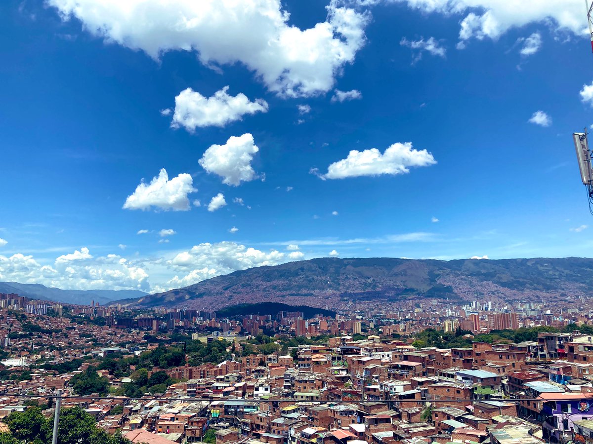 lyosapp's tweet photo. More Communa 13 Medellín 🇨🇴 #communa13 #medellin #colombia #streetart #graffiti #views #backpacker #backpackingsouthamerica #nomad #digitalnomad #mochileros #travel #travelphotography #travelblogger #lyos #liveyourownstory https://t.co/x9Y9uZ64k7