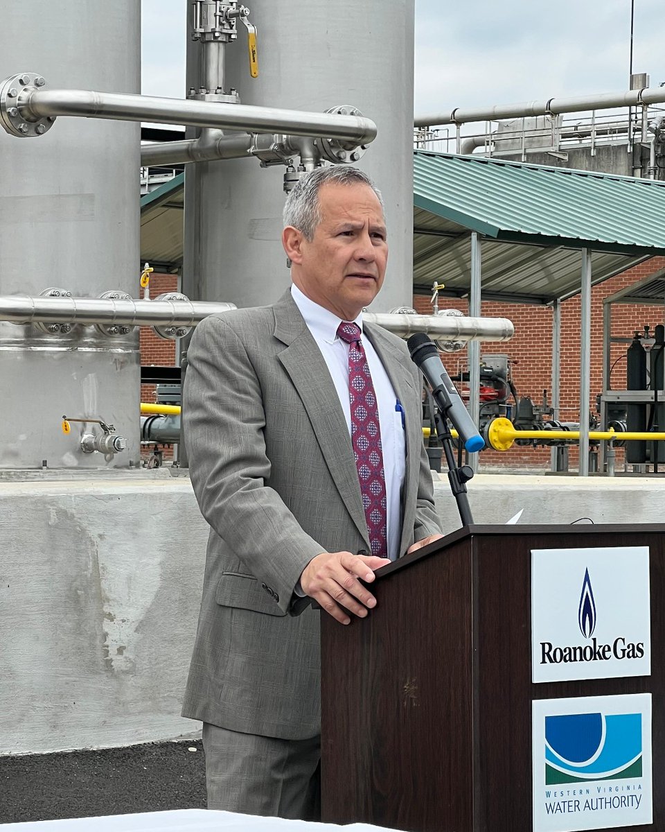 @RoanokeGas cut the ribbon on an innovative facility that will turn the gas from wastewater into renewable energy.  Learn more about the process here:  ow.ly/bFao50OxCQf
#VirginiaEnergy