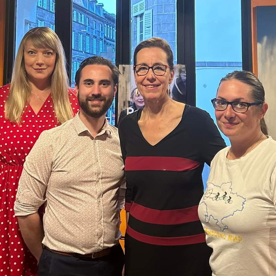 BlondeauAlexis's tweet photo. Merci à @fabienne_keller pour sa venue à #ClermontFerrand.

L'Europe au cœur de nos débats évidemment : l'Ukraine, le ferroviaire, les droits des femmes et des personnes #LGBT, la culture ont animé la discussion avec une cinquantaine d'adhérents et de sympathisants @Renaissance. https://t.co/pD8vYZ1cQl