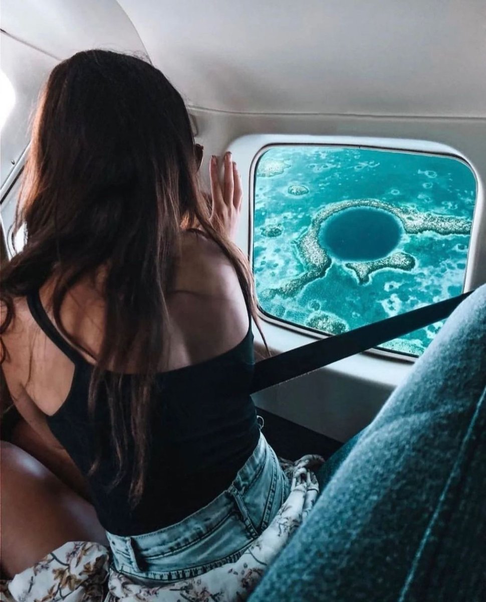 Just when we thought our bucket list couldn’t get any longer. Is the Blue Hole flyover on yours?💙 #travelbelize
📸: @belizedivehaven