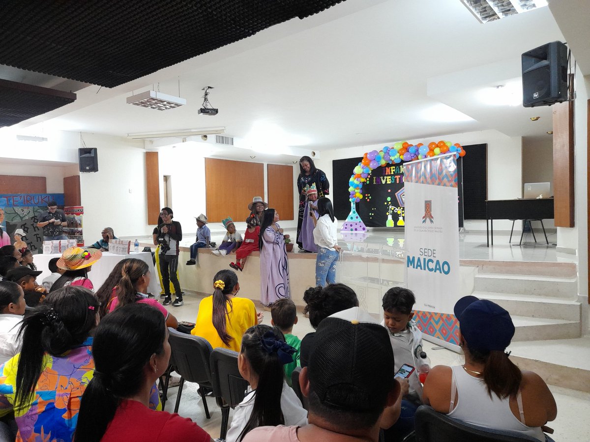 _zparra's tweet photo. La institución educativa número 4 explica el proyecto pequeños exploradores de la naturaleza
#FeriaInfanciasInvestigadoras
#UniguajiraMaicao
@jaroldiazc https://t.co/X7ZyoTpq3V