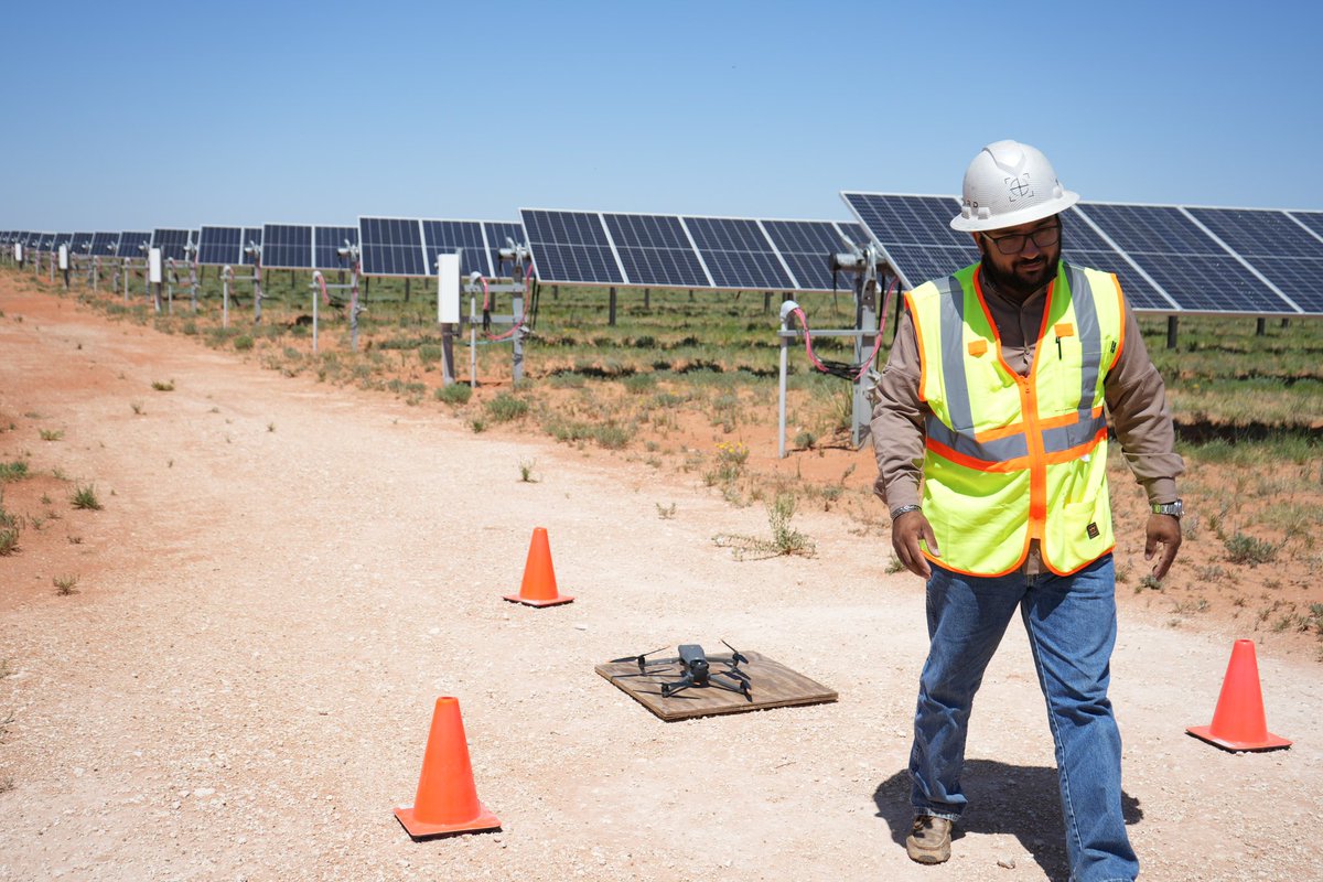 SoardSolutions's tweet photo. Thermal inspections are part of SOARD’s Energy Services portfolio. Pictured here is, John Hernandez, Chief Pilot, performing a multi-day solar inspection. #soardsolutions #soardenergysolutions #solarinspection https://t.co/TDQRuVdR80