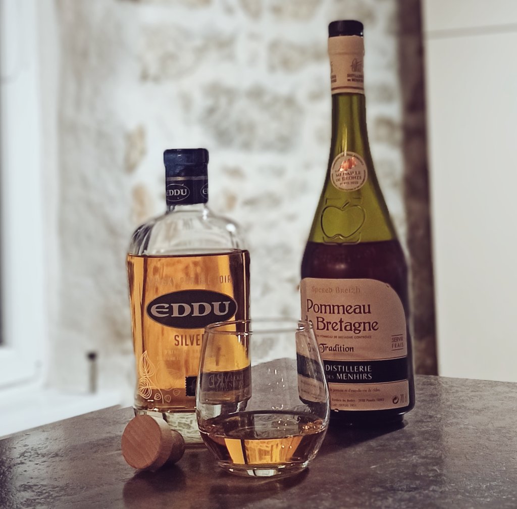 Still in Bretagne, so continuing my adventure into the local libations with two stablemates from Distillerie des Menhirs. #FridayNightDram