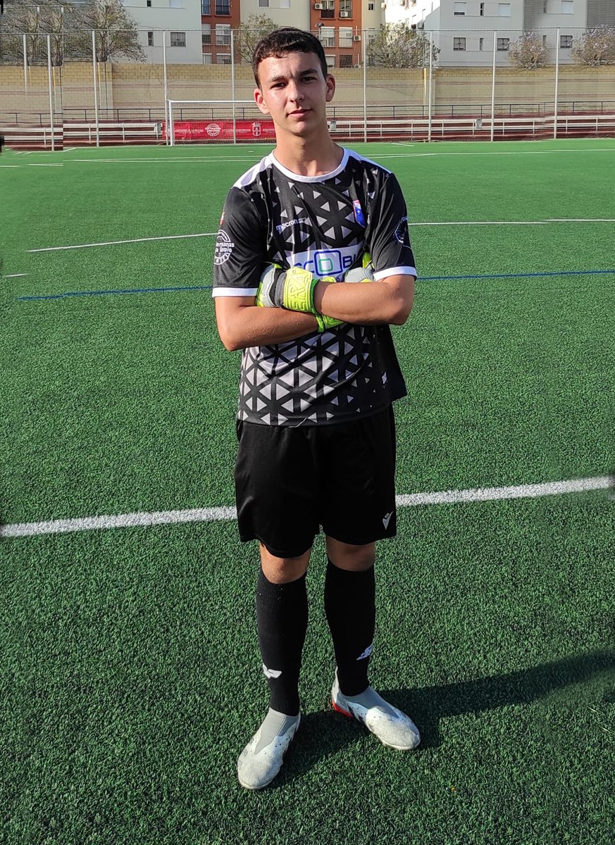 Nuestro cadete de 1º Año Rafa Garrido ha realizado en el dia de hoy un entrenamiento con el Juvenil de 3ª Andaluza del <a href="/_Doshermanascf/">Dos Hermanas CF 1971</a>  

Enhorabuena Rafa !!!!

#adelanteconsolación 
#udconsolacion 
#since1980 
#juntossomosimparables