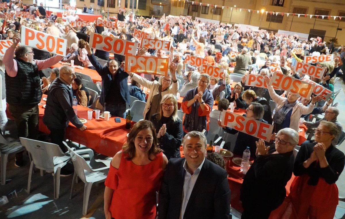 Virgilio_Moreno's tweet photo. 🫶 Gràcies de tot cor a les més de 1.000 persones que ens heu acompanyat avui.
#incasomtots #VotaVirgilioMoreno #pertu #pertothom https://t.co/dM3AsTxsox