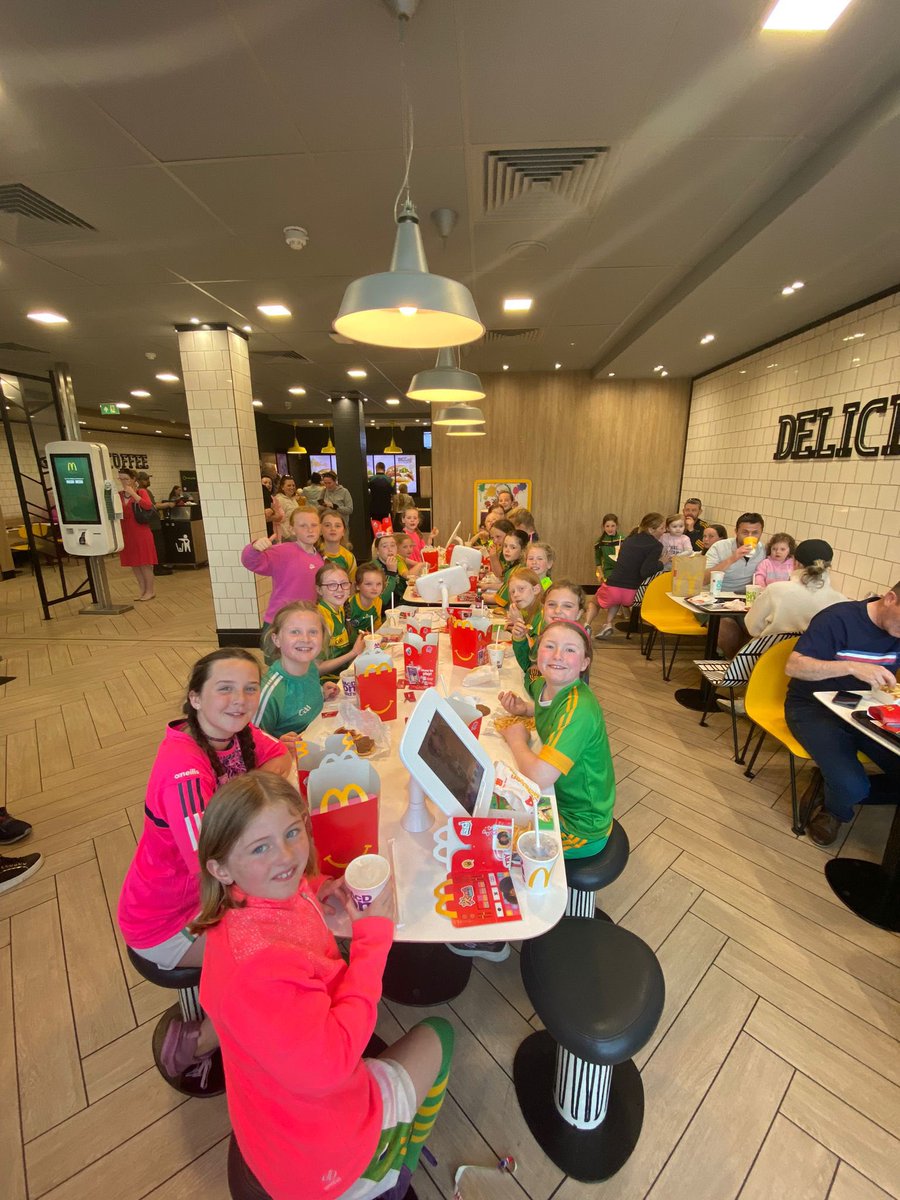 Well done to our u10 girls who travelled to Midleton Camogie Club this evening! A fine evening of camogie finished off with a well earned treat from their coaches - a trip to McDonalds!