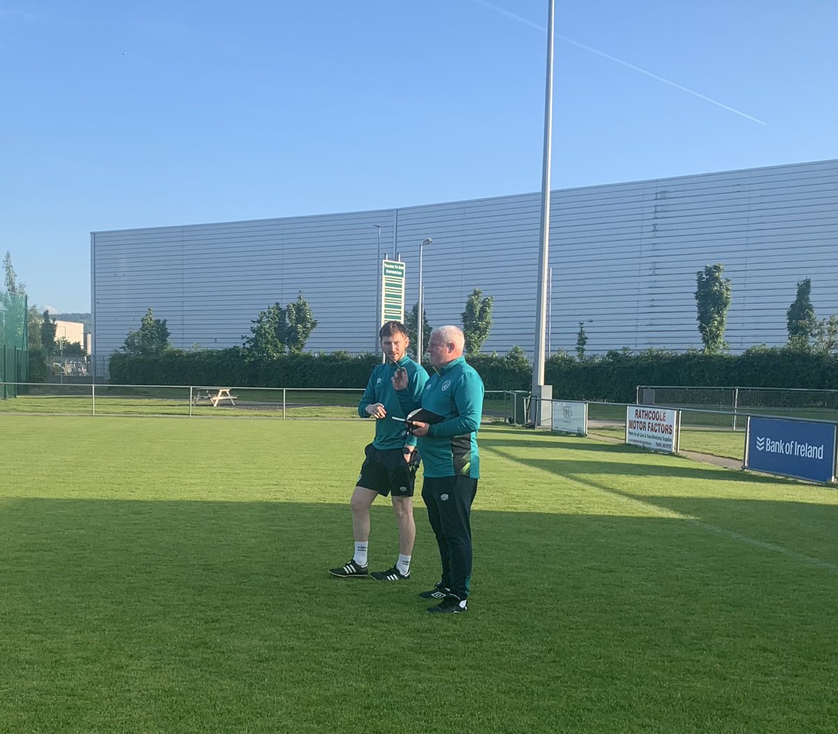 CarberryTommy's tweet image. Uefa C Licence Region 2 Block 3 Great to be on the pitch this evening for the practical sessions @peamountutd @Ianhill7316 @Kohalloran18 @SeanMoore2897 @RobbieDeCourcy @FAICoachEd #realitybasedlearning