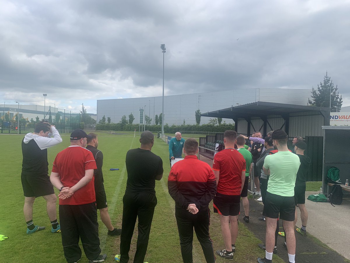 CarberryTommy's tweet image. Uefa C Licence Region 2 Block 3 Great to be on the pitch this evening for the practical sessions @peamountutd @Ianhill7316 @Kohalloran18 @SeanMoore2897 @RobbieDeCourcy @FAICoachEd #realitybasedlearning