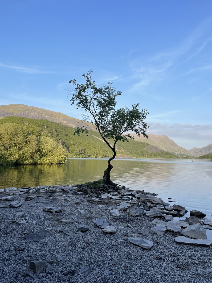 MissBlodynTatws's tweet photo. Clear my head before tomorrow #NorthWales #padarn https://t.co/BLTfvJf4RY