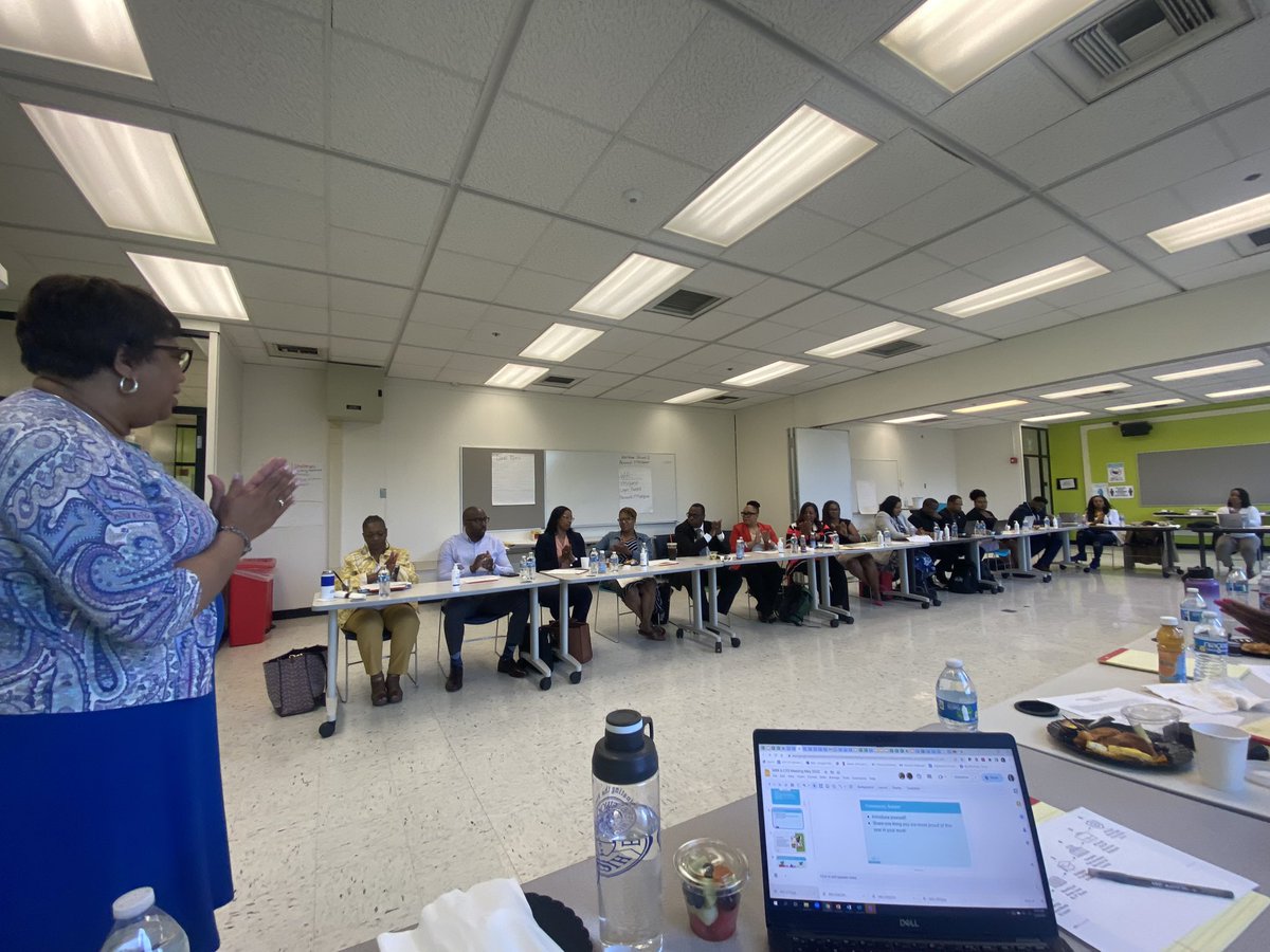 CPSCareerReady's tweet image. Great day of planning with @MBK_Alliance! @Fatima_Cooke @myron_hester @ali_corliss #ModelCommunities #ObamaPresidentialCenter