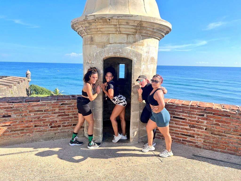 LabusadoraTCPR's tweet image. #shari #steph #Jenny #nilka
Abusadora's Team