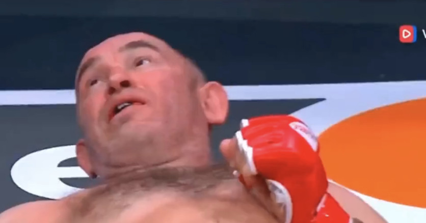 Video: Aleksei Oleinik hits canvas hard in brutal knockout loss to fellow UFC vet Oli Thompson: UFC vet Aleksei Oleinik suffered a brutal knockout loss in Russia against fellow octagon vet Oli Thompson. 

The 45-year-old submission specialist crashed to the… #UFC #MMA #Fight https://t.co/wZAmVBc3d8