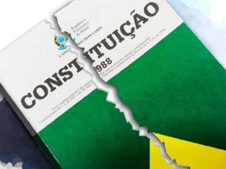 Ministro Alexandre de Moraes, é lícito descumprir a constituição com o argumento de que se faz para protegê-la? 
Como disse Ulisses Guimarães em seu discurso no dia em que a nossa constituição foi promulgada:
“Quanto a ela, discordar, sim.
Divergir, sim. Descumprir, jamais.