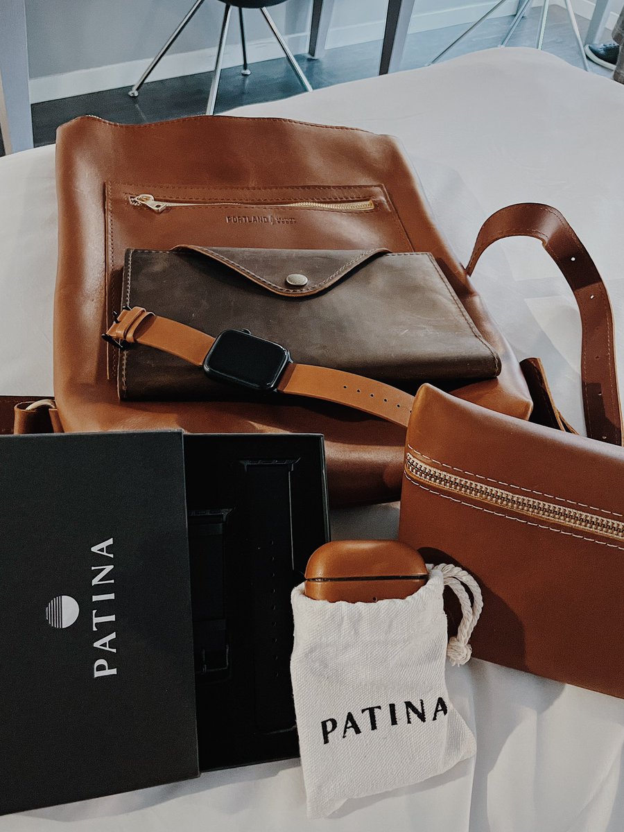 Playing chauffeur for my family driving us to Portland and around. Finally made it to our hotel after some lunch and an essential haul of leather goods from Portland Leather Company! When I say I wanted to buy EVERYTHING…😱