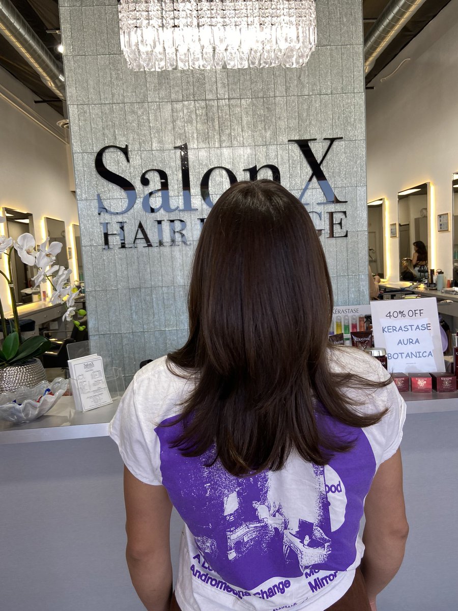 Women’s Hair Cut with light layers added for Volume 😍 Book with Ciara for your Haircut needs! 
:
:
:
:
#womenscut #salonx #womenstyle #lasvegas #bangsfordays #beautifulhairstyle #hairstylist #haircut #salonx #salonxhairlounge