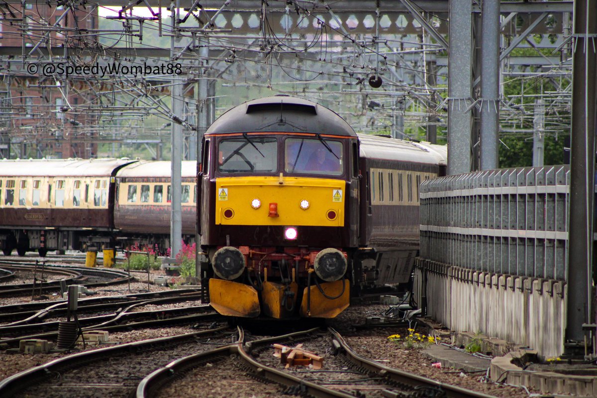 Here’s what I came for, a great looking 47/8 pulling in, got a nice tone off it too! #Trains #Trainspotting #Rail #Railways #Class47 #Railtour #Leeds