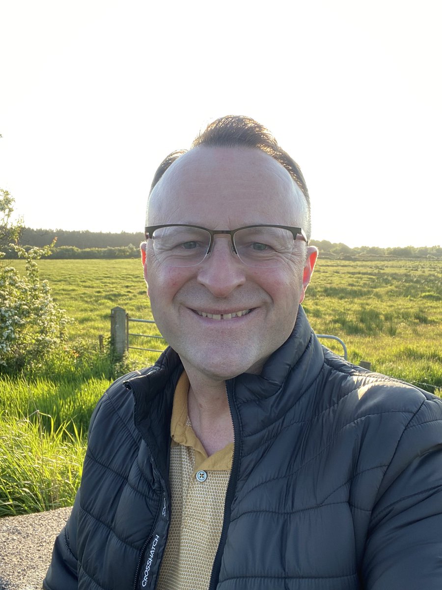bendelija1's tweet photo. Absolutely amazing evening. #walked109miles in total #Day26 #UniteForRecovery #fundraising for #smartrecovery @UKSMARTofficial @SMARTRecoveryIn @SMARTRecoveryI1 @smart_central @BmenaGuardian @Ballymena_Times @jimenezmarlon72 @bendelija1 https://t.co/uCJeE26DAl