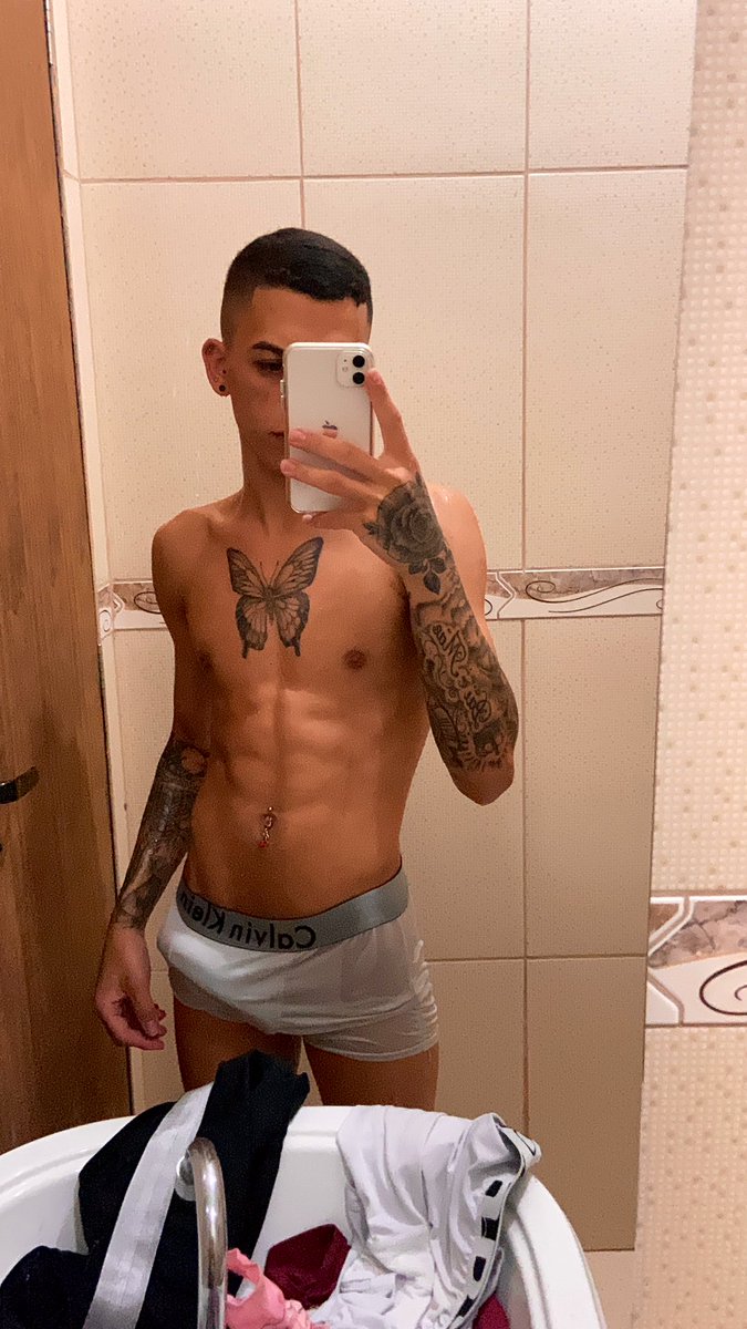 Bora tomar um banho 😏🥵
(RT ) 😏