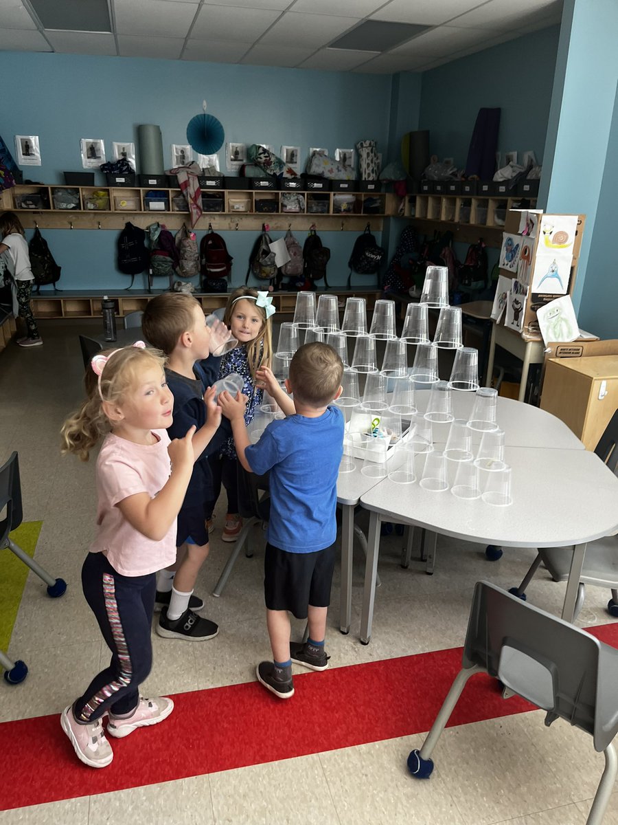 MmeCowper's tweet photo. These Hummingbirds collaborated so well to make a huge tower! @MsMcNiece @MsYhapRECE https://t.co/EtmrDdrHlA