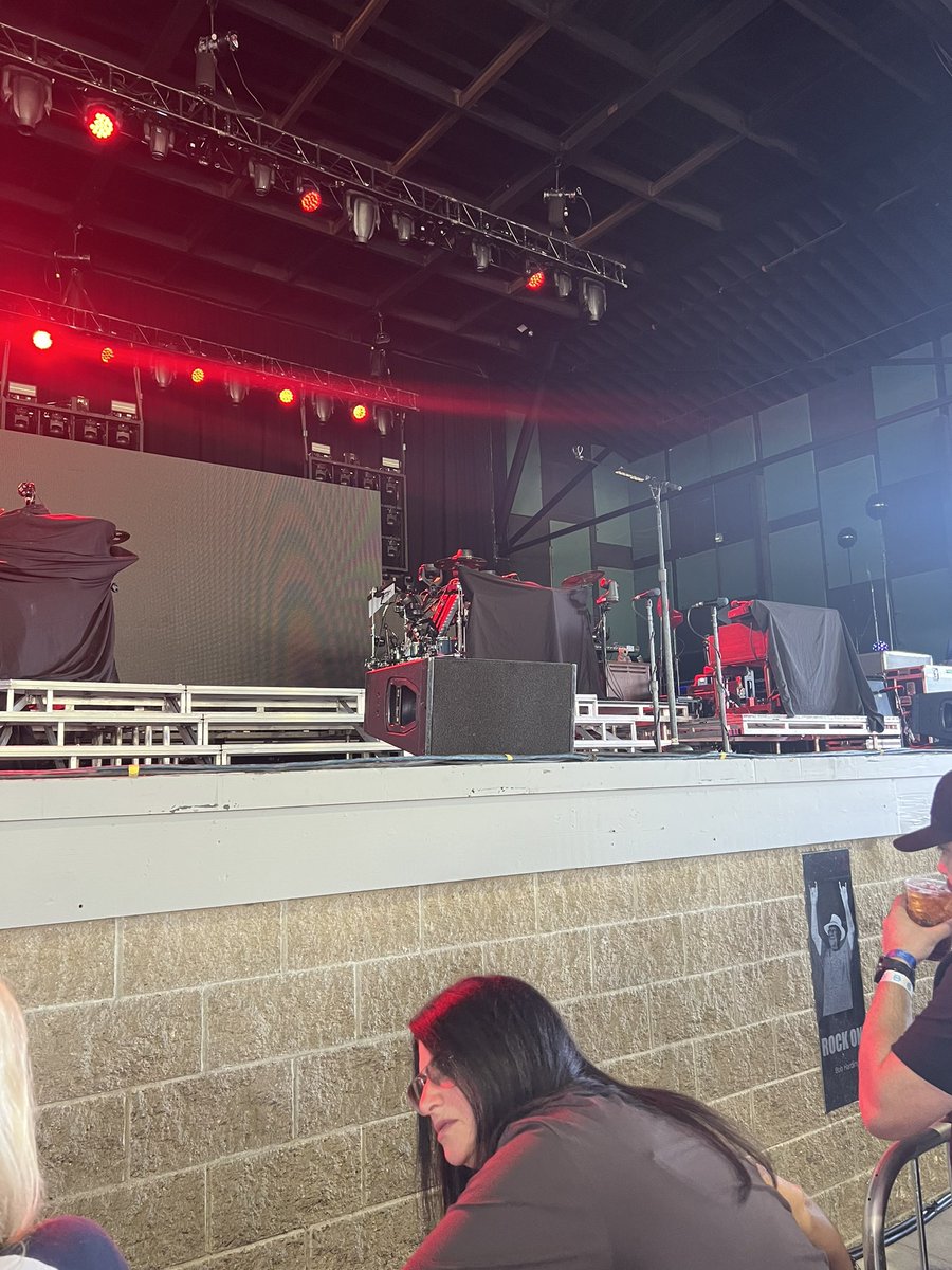allisonholladay's tweet photo. Ready for @coleswindell and @leebrice https://t.co/HnjfDso01m