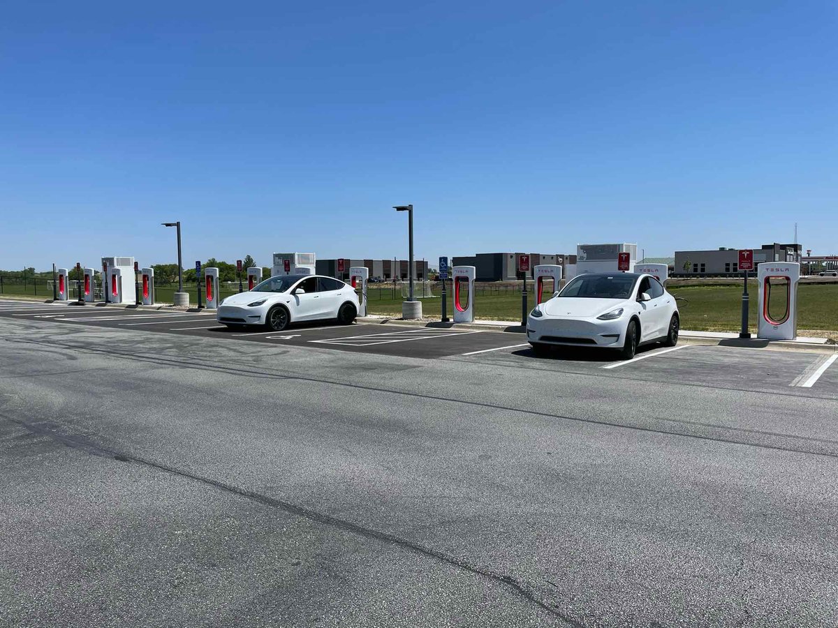 Tesla Charging on Twitter "New Tesla Supercharger Bettendorf, IA (12