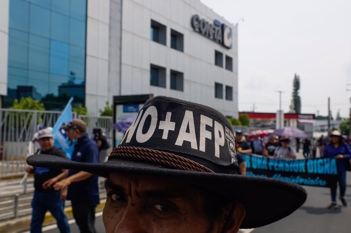 APhotografiA's tweet photo. #maestros #salvadoreños participaron en la #marchanegra contra #ley de #pensiones en #sansalvador #elsalvador
#protesta #manifestacion #pension #teachers #profesores #manifestation #demostration #protest #everyday #dailylife #politica #politic #socialissues #photojournalism https://t.co/vRNocrKXVd