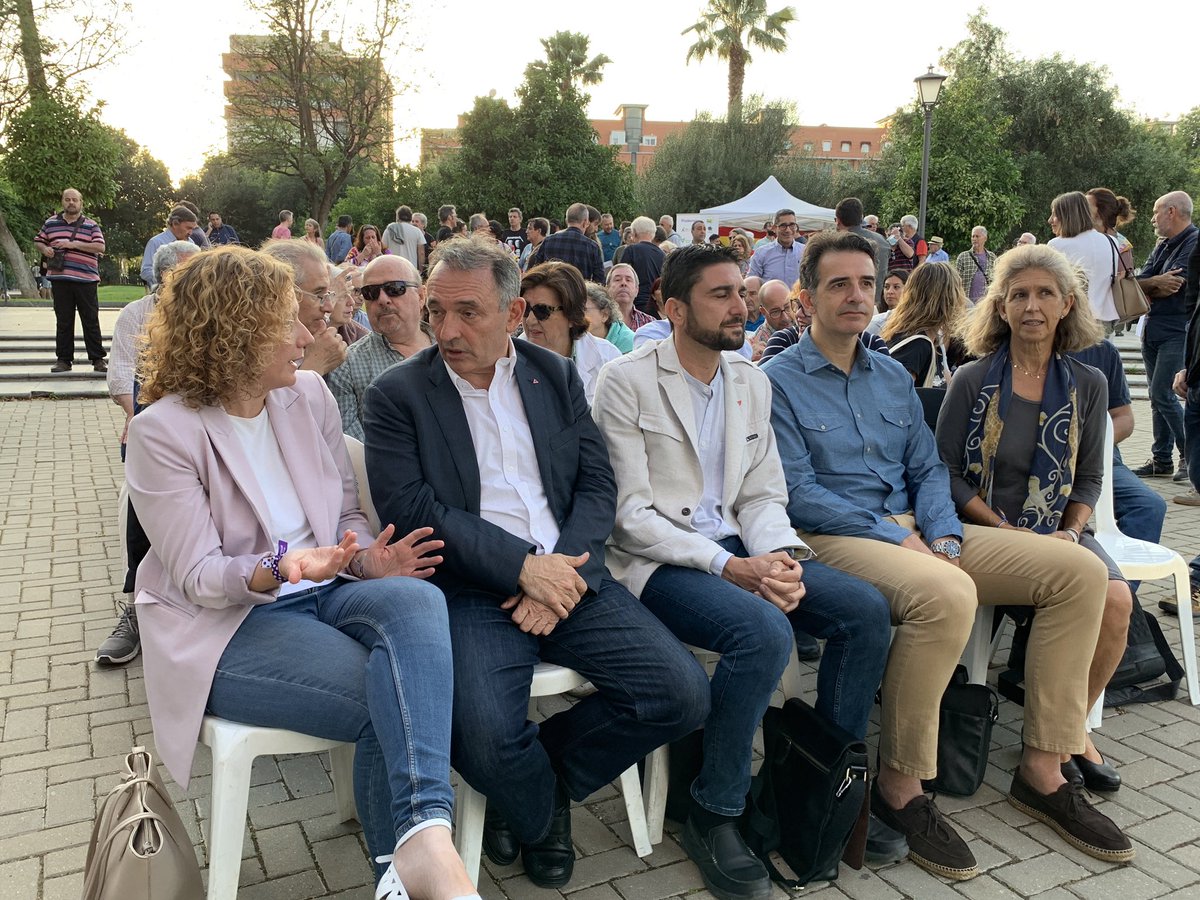 ismaelsc_'s tweet photo. ‼️ Cerramos la campaña en el Parque de los Perdigones dando  las gracias a tanta buena gente que forma esta confluencia de la alegría.

#SevillaEresTú https://t.co/7h660bojeS