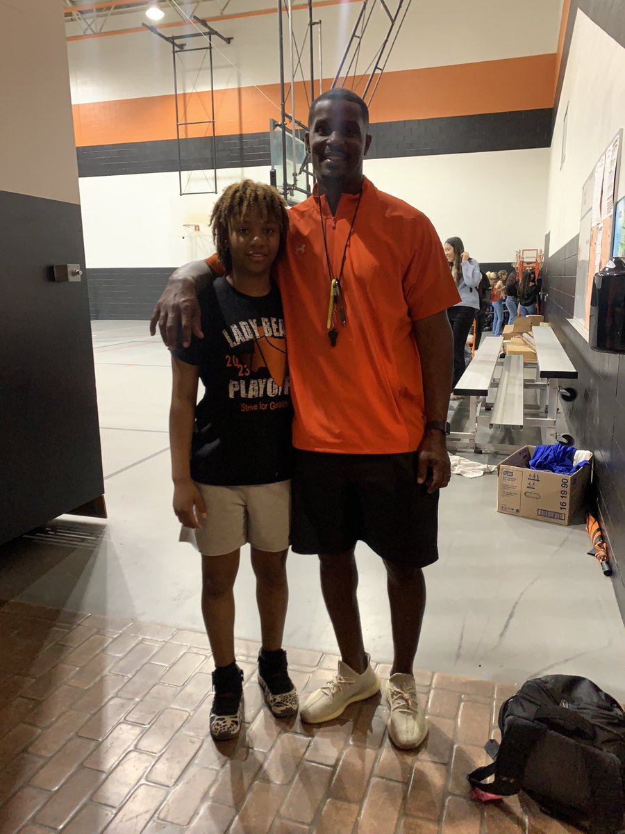 calice henderson tweet media