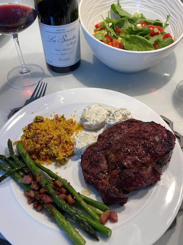 [Homemade] ribeye steak, asparagus and pancetta, potato salad and cous cous salad
homecookingvsfastfood.com
#homecooking #food #recipes #foodie #foodlover #cooking #homecookingvsfastfood