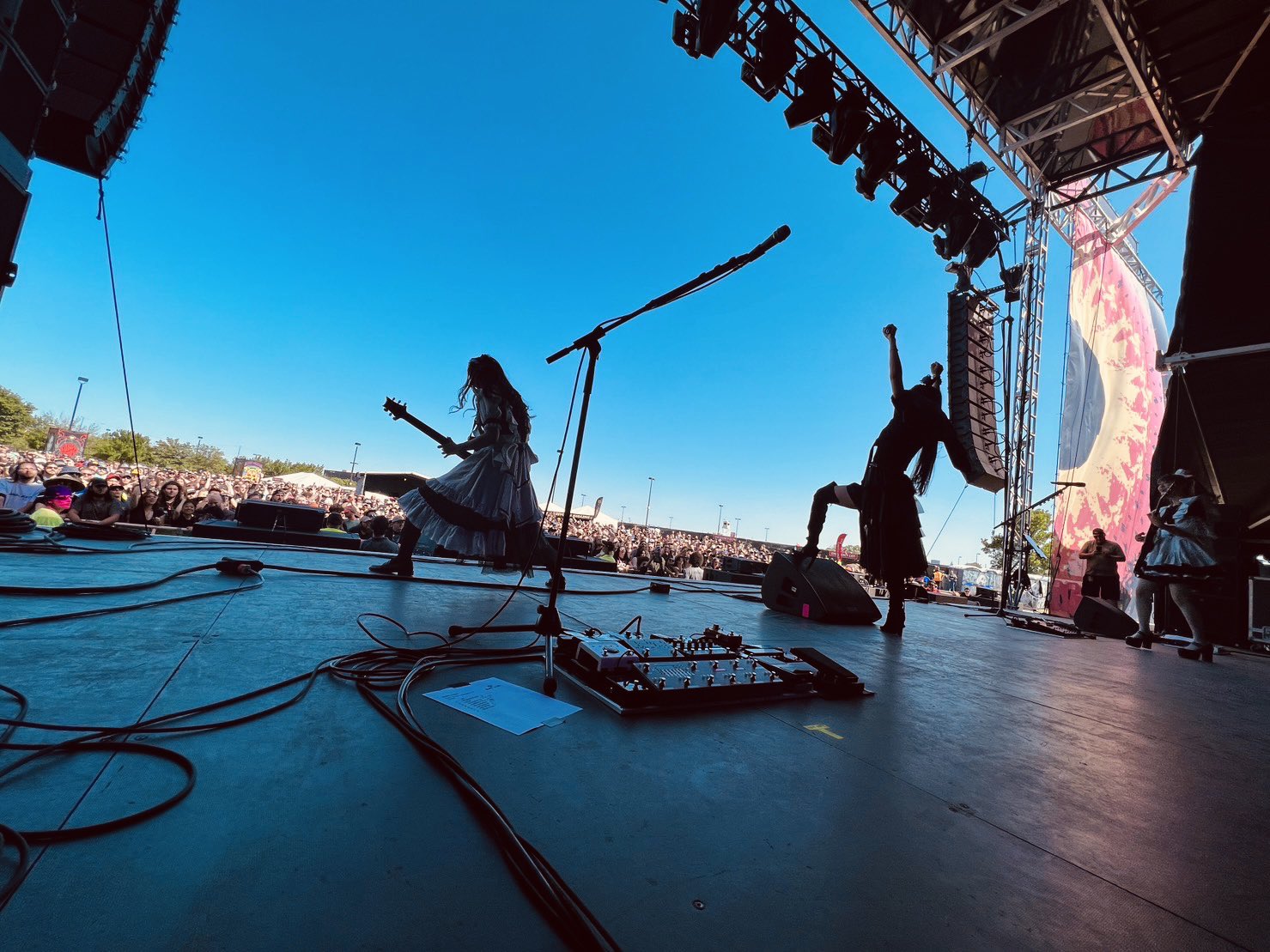 ★ El topic de BAND-MAID  ♥  Tokyo, Japón ⚡︎ Bluray/DVD Yokohama Arena : 27 de marzo 2024 ⚡︎ Concierto con The Warning, 12 de junio 2024 ★ Nuevo álbum en verano 2024  - Página 7 FxFdgMtaQAMizKo?format=jpg&name=large