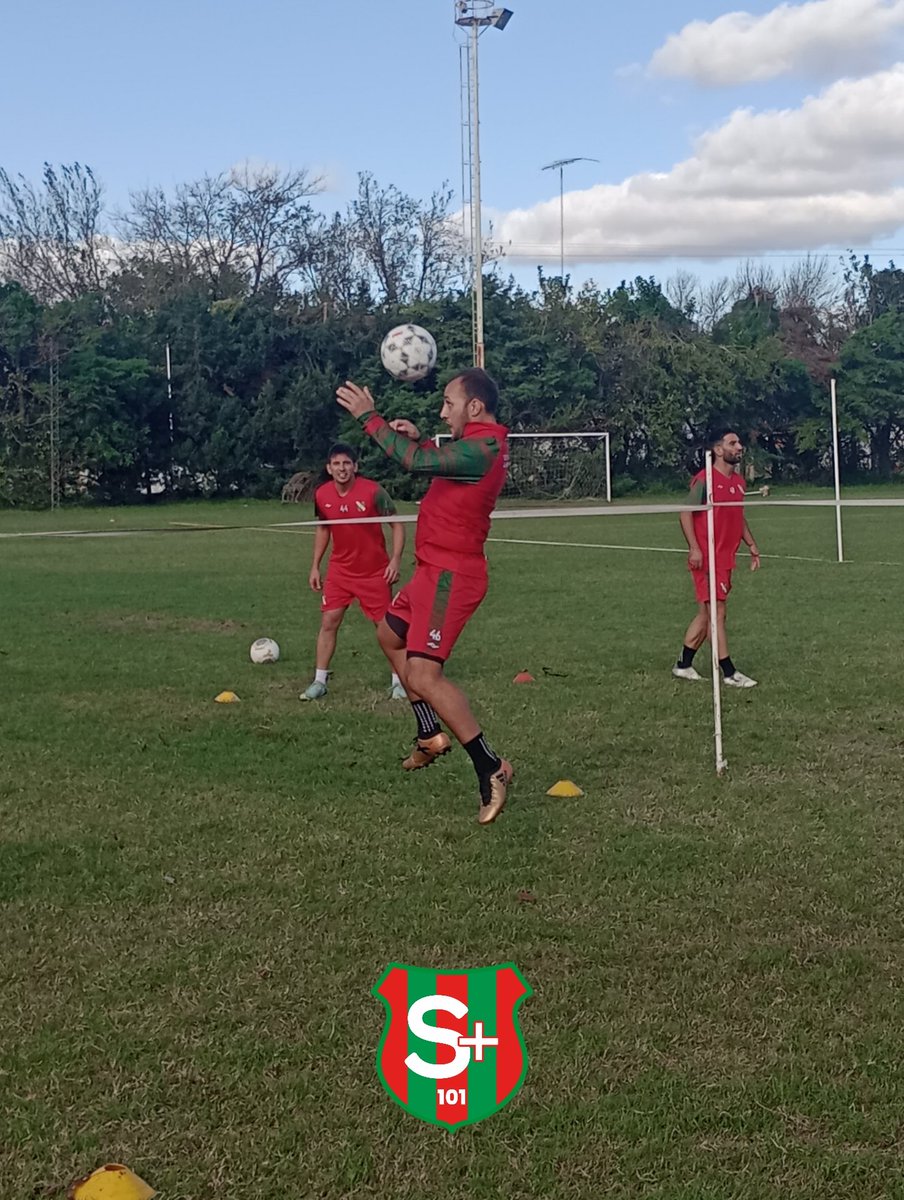 #LigaCañadense

⚽ El plantel de Leonardo Morelli se entrenó este viernes por la tarde pensando en el cruce de mañana vs <a href="/AACoficial/">Argentino Atlético Club</a>, por un nuevo clásico de la ciudad.

📸 Matías Pizzichini, Leo Ramirez, <a href="/ConradoBustos/">Conrado Bustos</a> y Luchi Martoglia.
#SportivoPositivo #DaleLobo #LCF #LaLiga