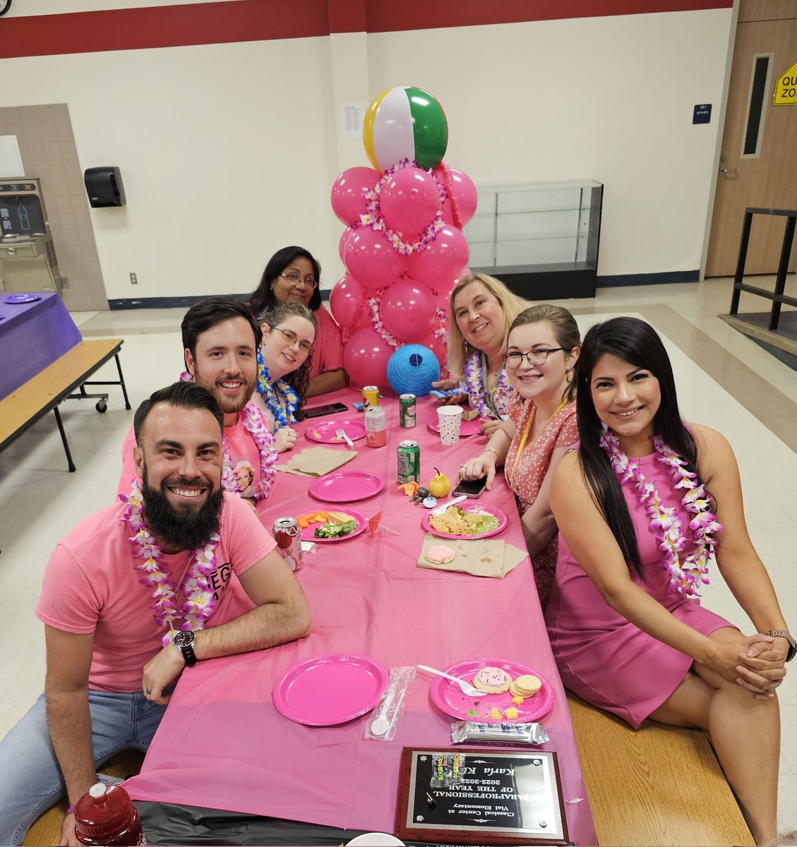 KarlaKlein89's tweet photo. We ended our school year with a color party.
We got our plaques, followed by a speech. (Yikes) I'm not good with words unless i plan it out, but Vial Family just know I love those babies as much as yall do, and I'd do anything for them and you if I can. @VialCC_Vikings https://t.co/T43juCUFMp