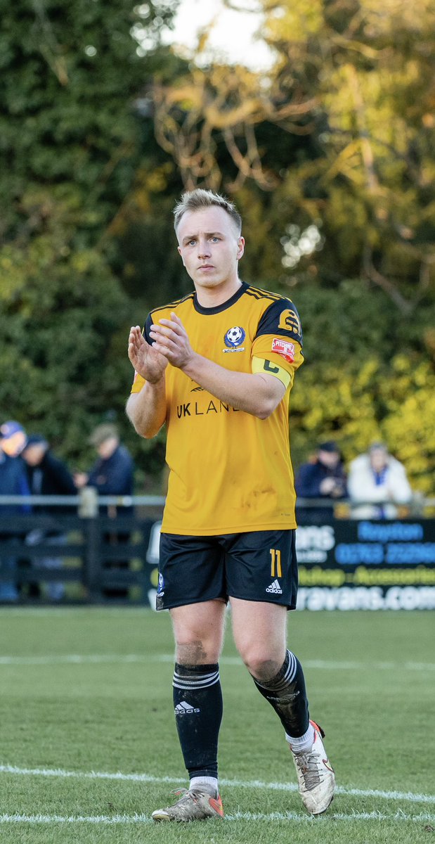 Bedford Town Football Club on Twitter "💙🦅⚽️ joe_butterworth"