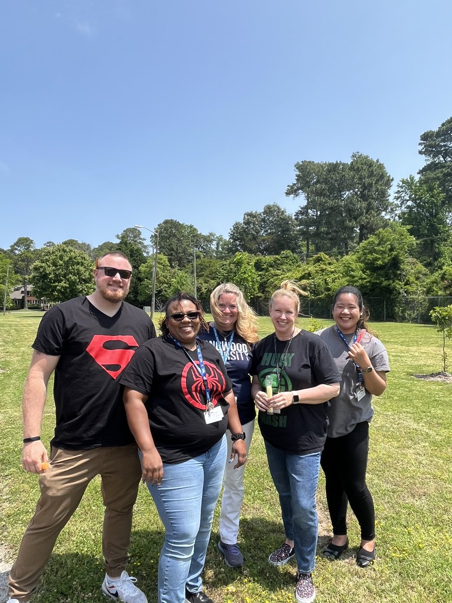 aewells71's tweet photo. Independence Middle Math 7 students completing SOL Super Hero Bootcamp. ✖️➗➕➖🟰 https://t.co/0sZuTkyWI7