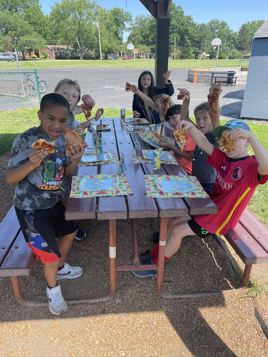 Denise Foley tweet media