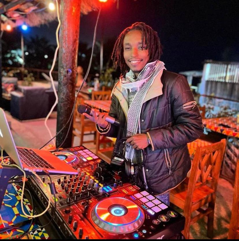 Met an inspiring Rwandan deejjay_noble (IG) making waves in Senegal's music scene. It's incredible to see young Rwandans making a difference in different countries. Their success is a testament to the potential of our youth. Let's learn from their entrepreneurial spirit and dream