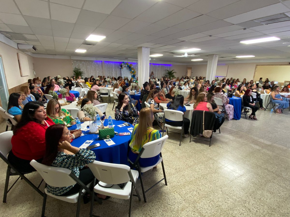 ciudadebayamon's tweet photo. El Programa Head Start y Early Head Start del Municipio de Bayamón celebraron su Día del Maestro entre charlas motivacionales y reconocimientos muy merecidos. A todos, gracias por su encomiable labor y ser esencial en la educación temprana de nuestros niños. #Enhorabuena https://t.co/5HAydWlM3y