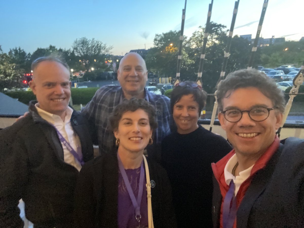 A few of the ⁦@ISGDtweets⁩ team enjoying Philadelphia at the #podo23 meeting! ⁦André Weinstock from @AlportSyndFndn⁩, Josh Tarnoff from ⁦@nephcure⁩, Laurel Damashek, ⁦@MiamiAlessia⁩ and ⁦@Tobias_B_Huber⁩