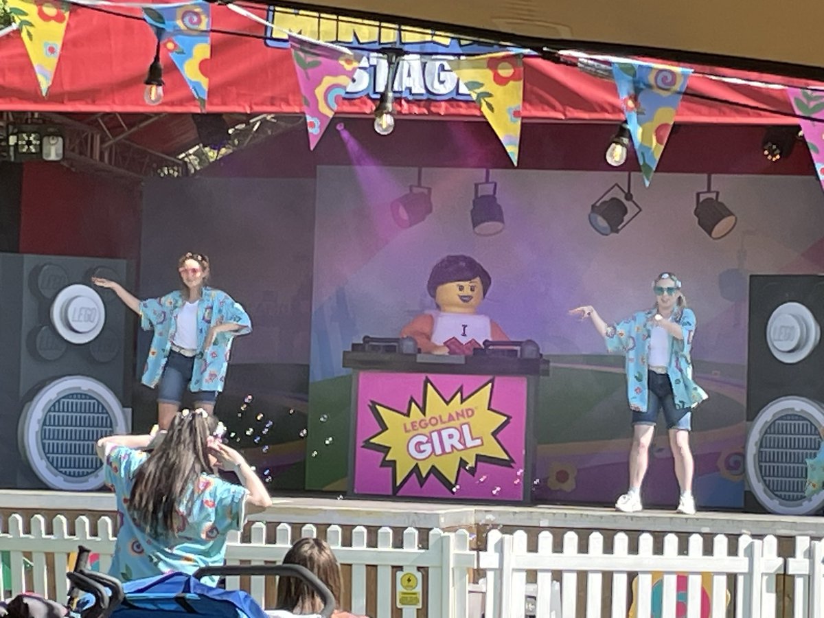 What a fabulous Spring Fest today <a href="/LEGOLANDWindsor/">LEGOLAND Windsor</a> the children loved it and us adults enjoyed it to. 💃🏻 The festival atmosphere was awesome , the entertainment was amazing and we all had great fun 👏🫶🌼🌸🌺