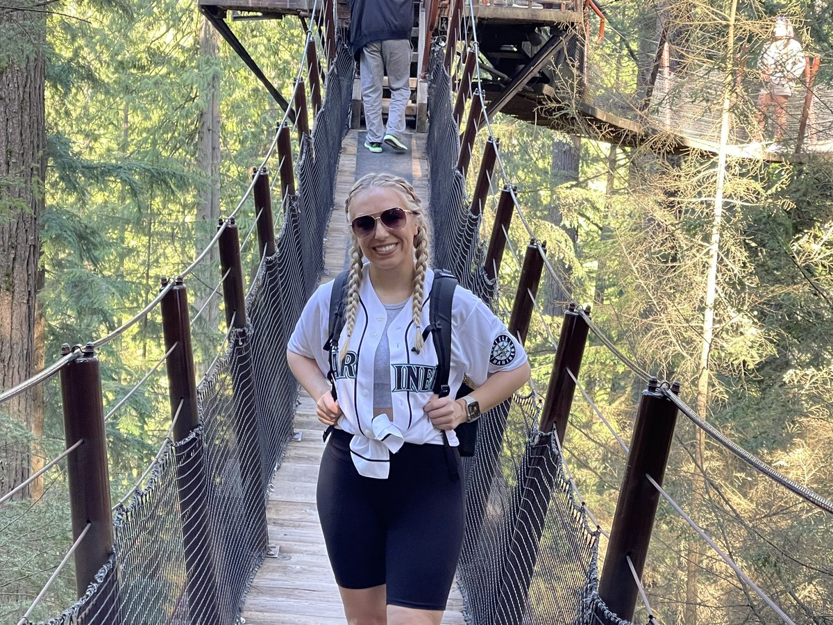 Wearing your @mariners jersey in Canada during a Blue Jays series > #GoMs #WhereIRoot #GoodVibesOnly #SeaUsRise