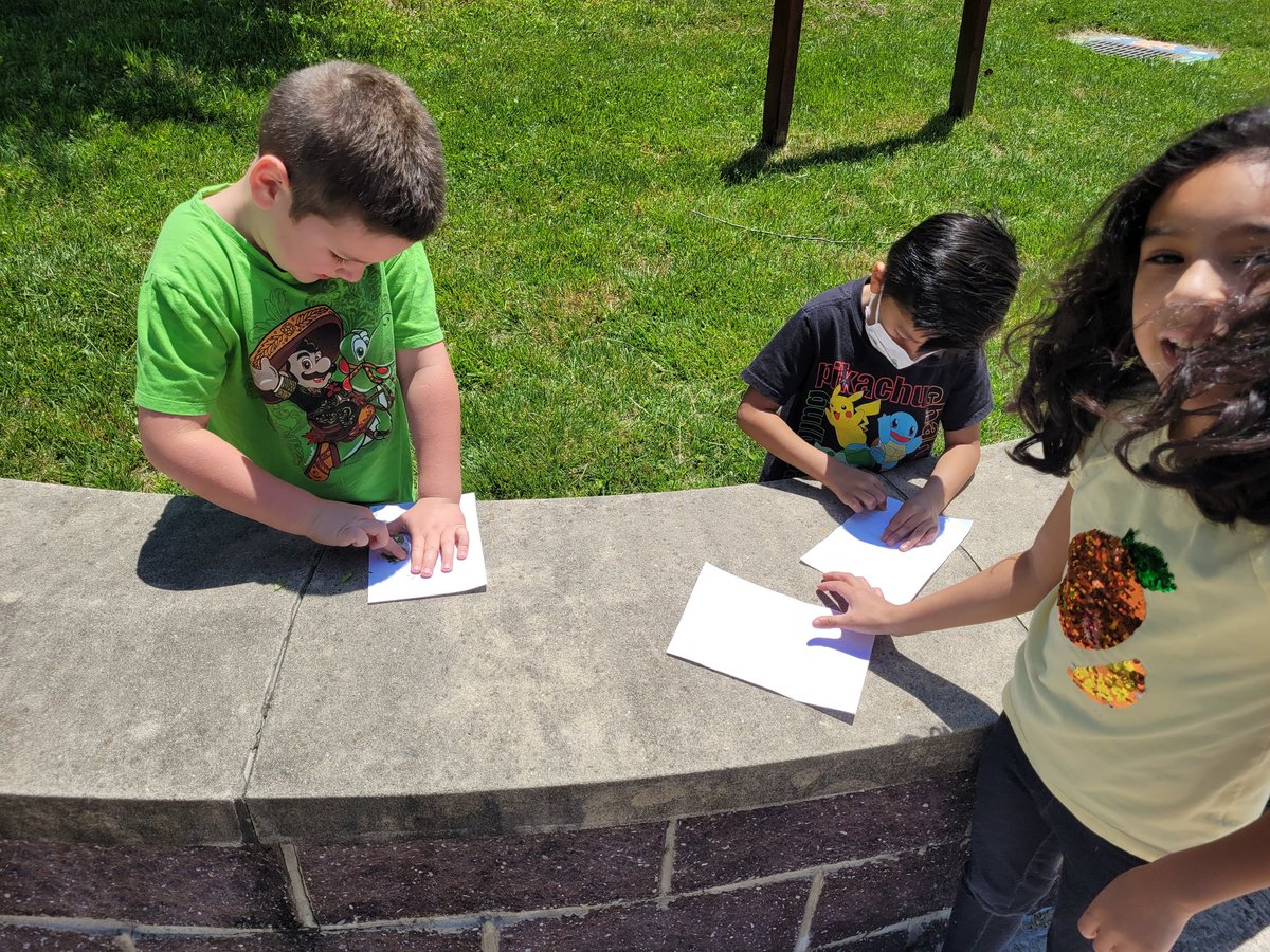 CopasClass (@beechstem) on Twitter photo Making art from things found in nature for kinder! #STEMeducation <a href="/beechtreeelem/">Beech Tree Elementary School</a> Making art from things found in nature for kinder! #STEMeducation <a href="/beechtreeelem/">Beech Tree Elementary School</a>