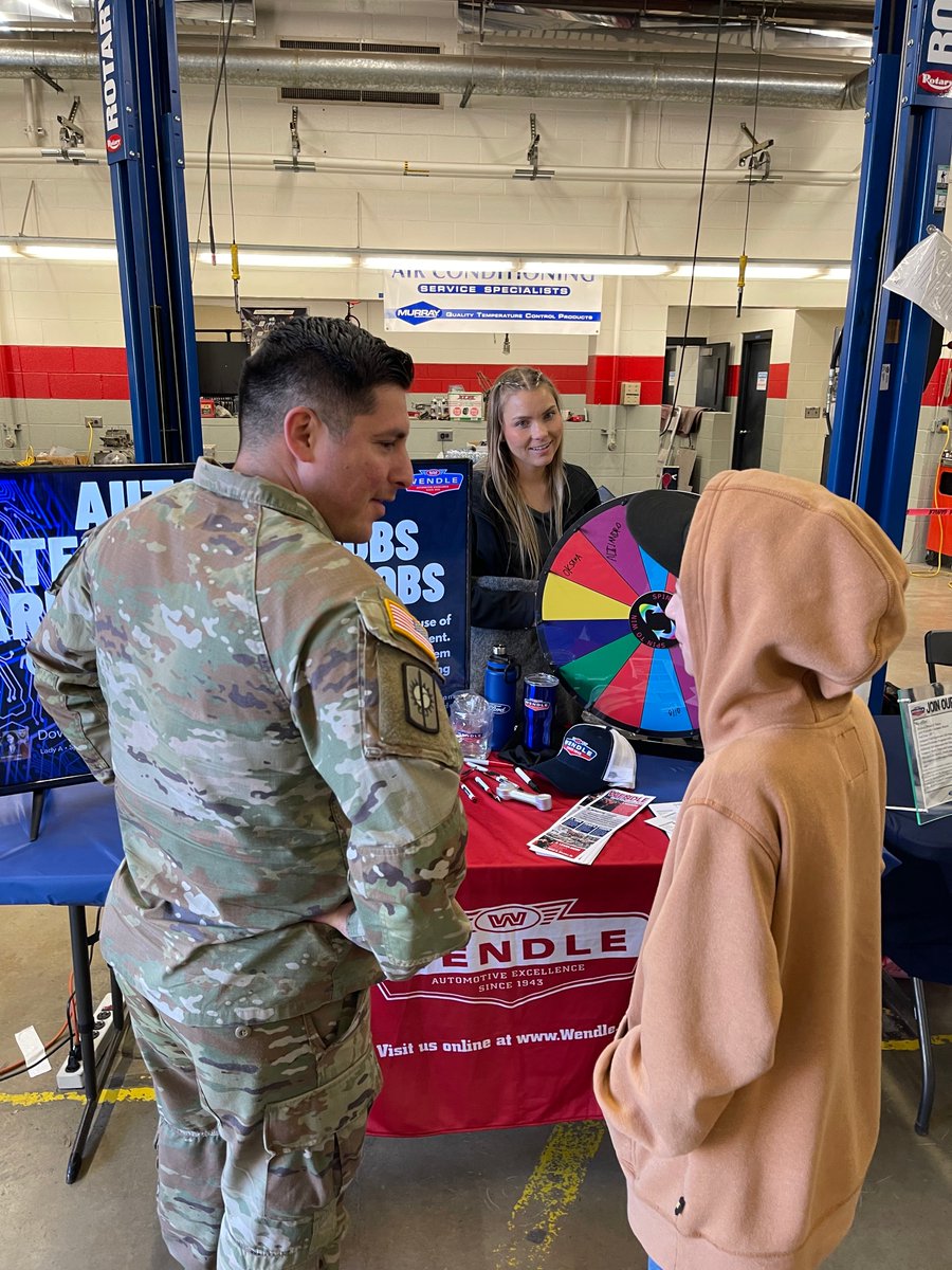 SpokaneVCTE's tweet photo. Admission for the trades night was free and open to the public. The event was held in the  Automotive Building at Spokane Community College and was put together by  @newesdnews and East Valley School District.  (2/2)

#trades #SkilledTrade #automotive #cars #vehicles #mechanic https://t.co/eleE17gsUn