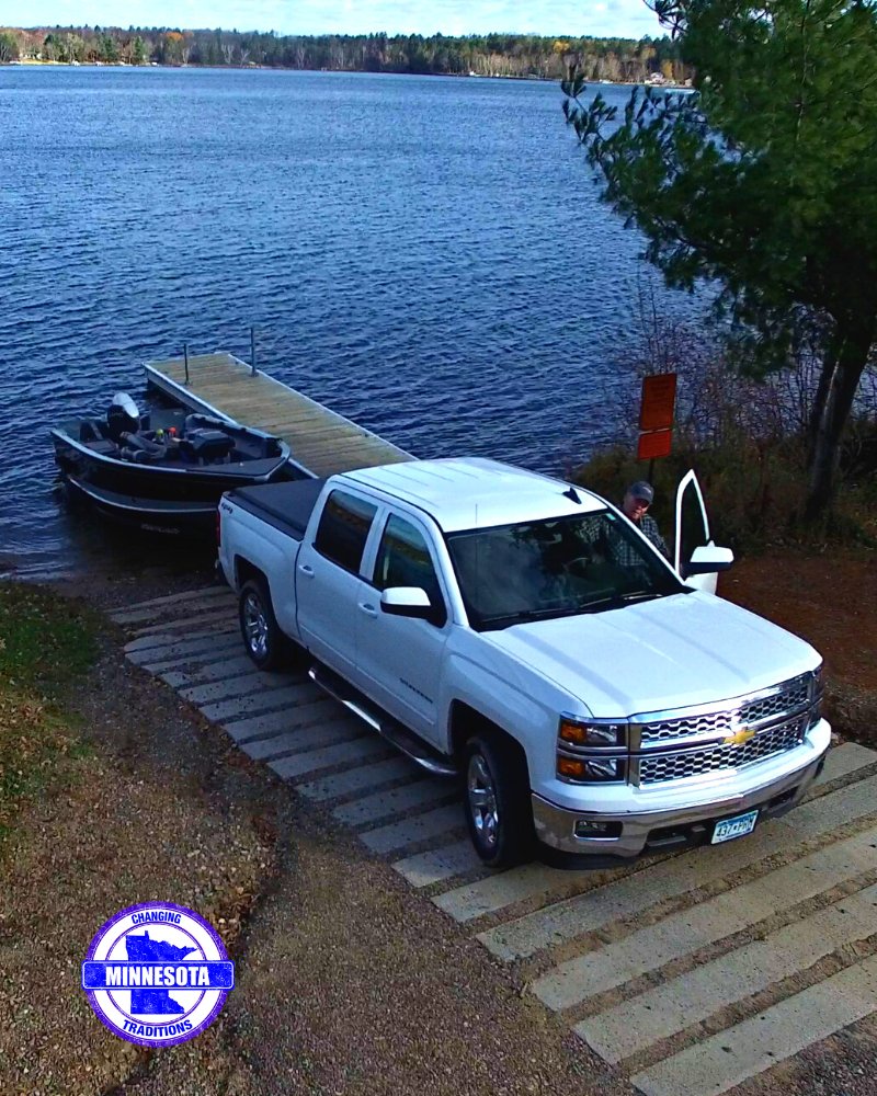It's gonna be busy at the boat ramp this weekend. Please bring plenty of patience. 
#Minnesota #MNTraditions #AISawareness