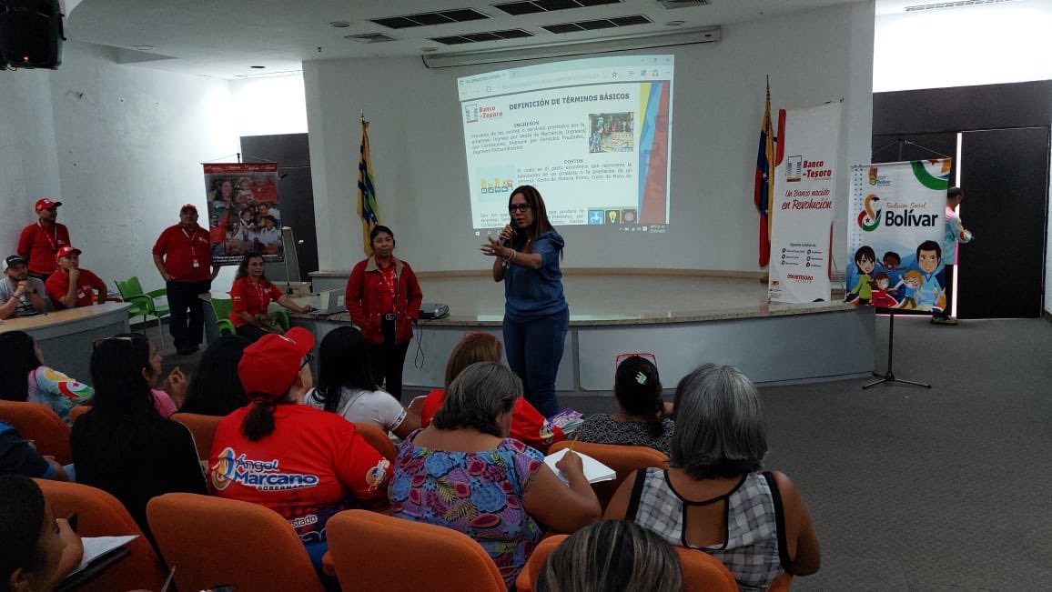 bcodeltesoro's tweet photo. Los emprendedores recibieron inducción en las áreas de: contabilidad, leyes, redes sociales y publicidad.

#SocializaciónBancariaBT #SomosBT  #TesoroEmprendedor #EmprenderBT #26May https://t.co/L5H7Cqf6hN