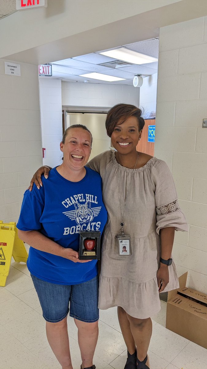 JasonSwansonKC's tweet photo. I'm so proud of @LauraESwanson1 for her school volunteer award! Whether it's PTA, Girl Scouts, Cub Scouts, coaching volleyball or basketball, she's giving her all for our kids. Congratulations, sweetheart! 🤎🤎 https://t.co/To3bkjEo2b
