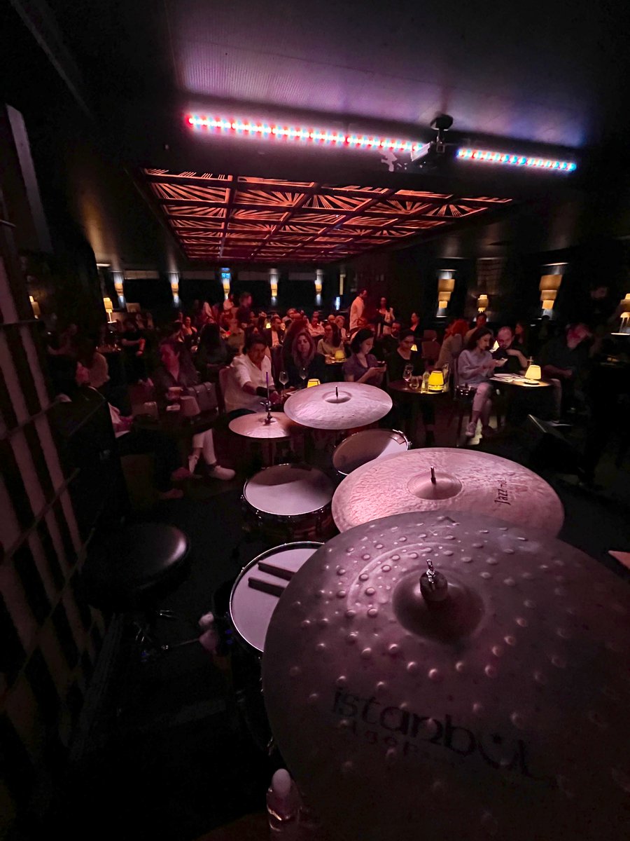 feritodman's tweet photo. I had two gigs back to back tonight and I managed in spite of the heavy Istanbul traffic. #wheeeew

My offices:           👇🏽                       👇🏽 https://t.co/fPrRKJXGO1