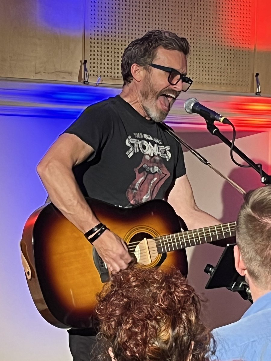 Sam260484's tweet photo. @RobBenedict it was amazing to see you tonight you were fab #Purcon7 https://t.co/bBrQEEk3QI