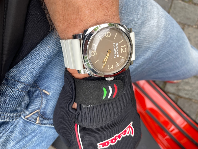 pproPanerai's tweet photo. 662 in summer and Vespa mode
https://t.co/3a4xZGHSEg
#OfficinePanerai
#panerai662 #PAM662 #Radiomir1940 https://t.co/elbCDiww8a